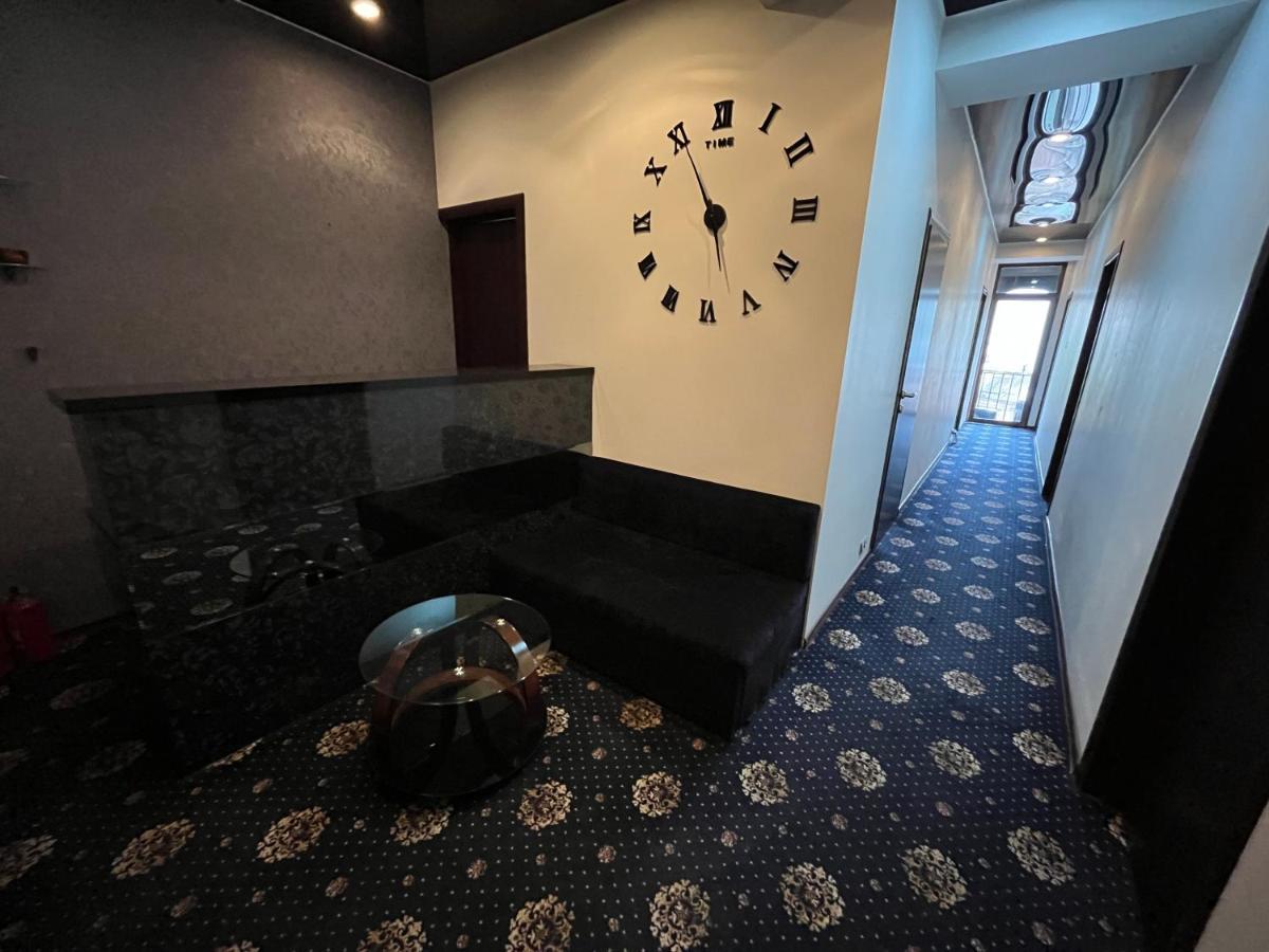 Hotel New Royal Тбилиси Екстериор снимка