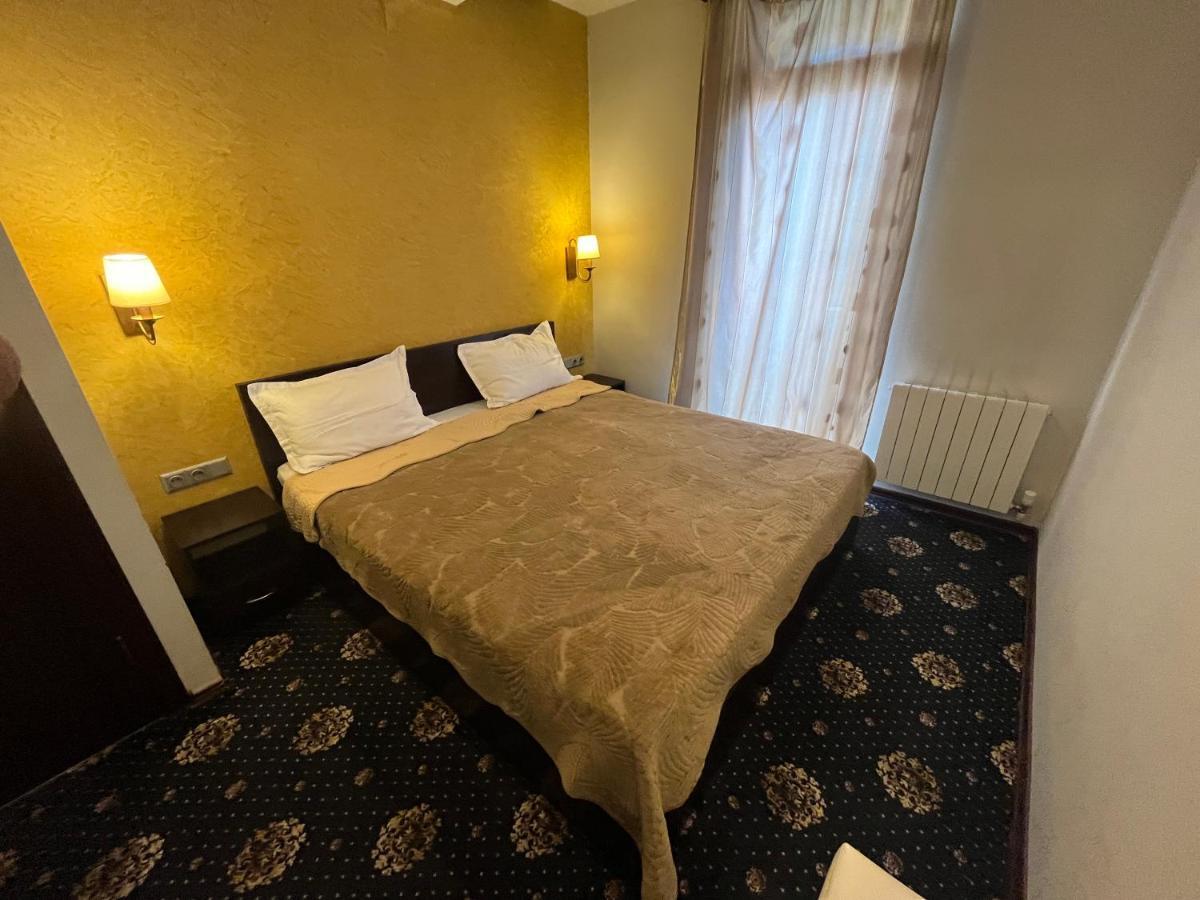 Hotel New Royal Тбилиси Екстериор снимка